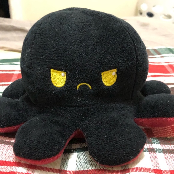 Octopus plushy - Picture 3 of 4
